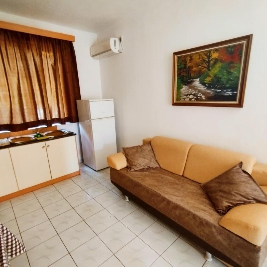 Mejdi Apartments Sarandë Eksteriør billede