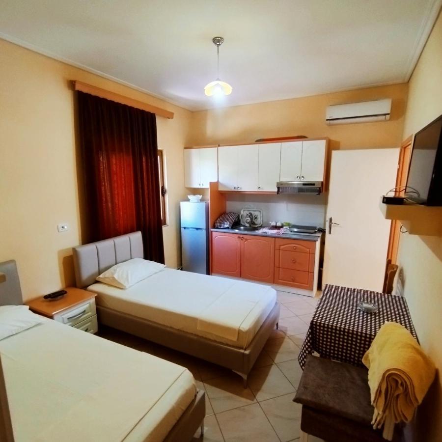 Mejdi Apartments Sarandë Eksteriør billede