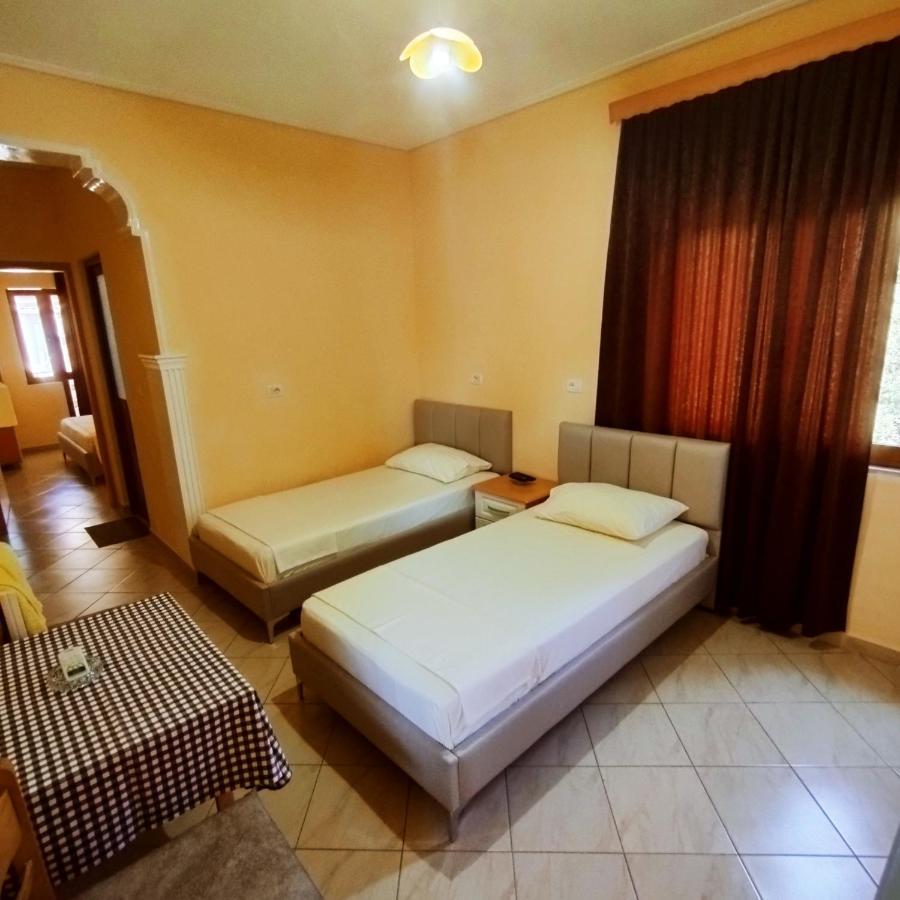Mejdi Apartments Sarandë Værelse billede
