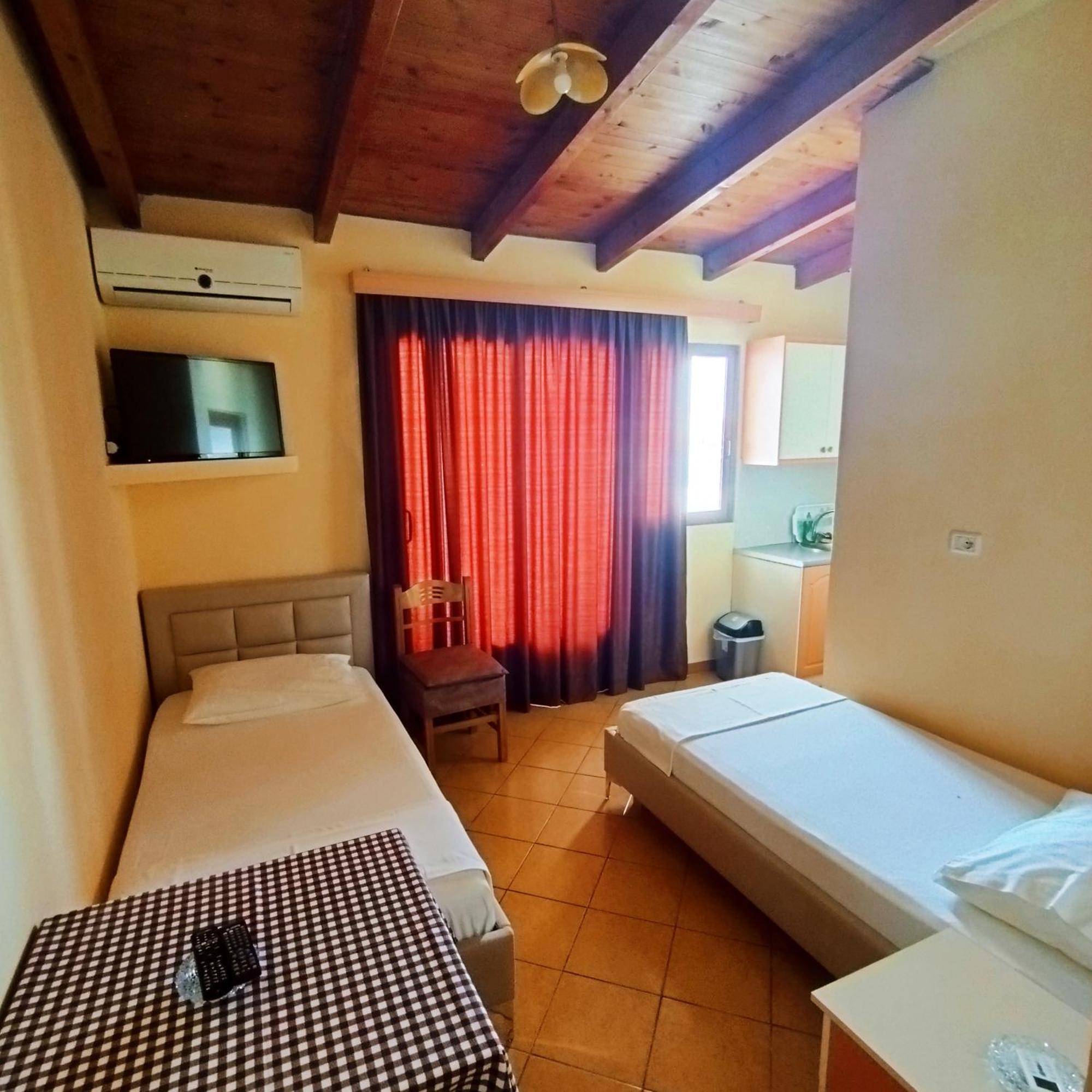 Mejdi Apartments Sarandë Værelse billede