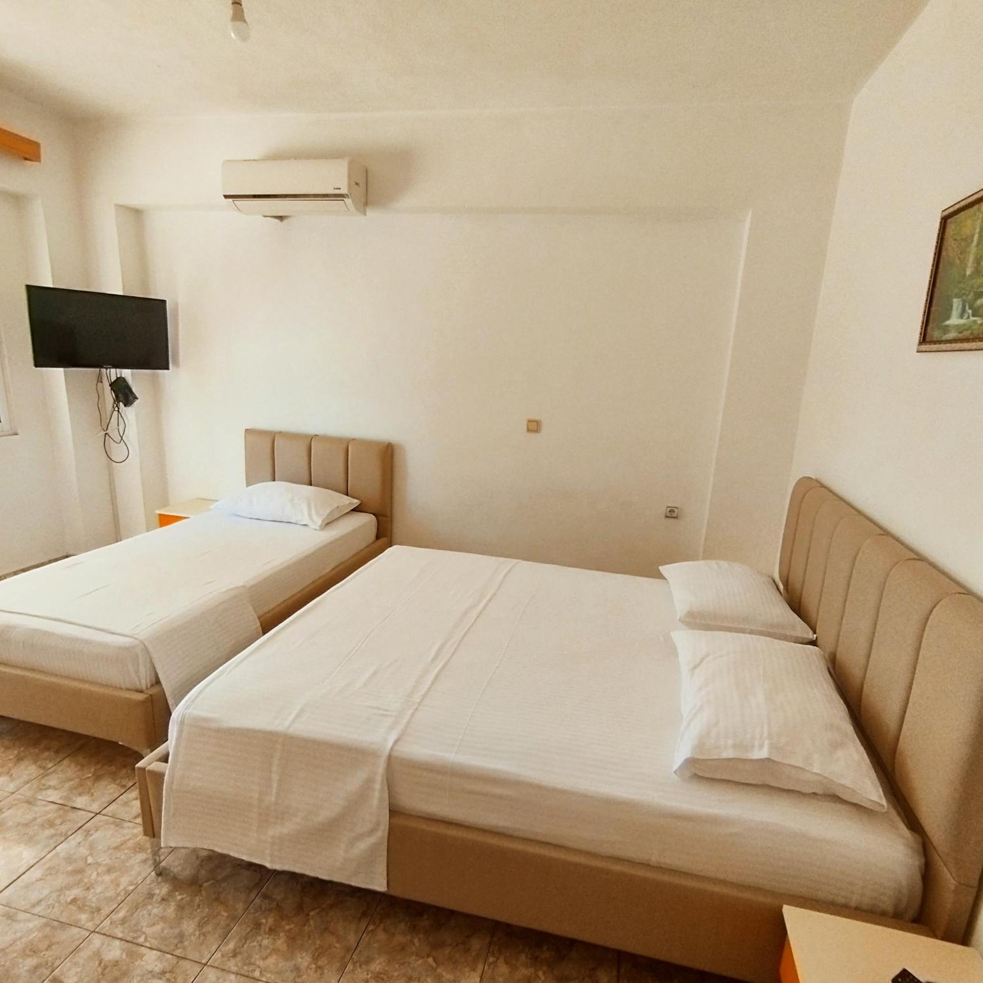 Mejdi Apartments Sarandë Værelse billede
