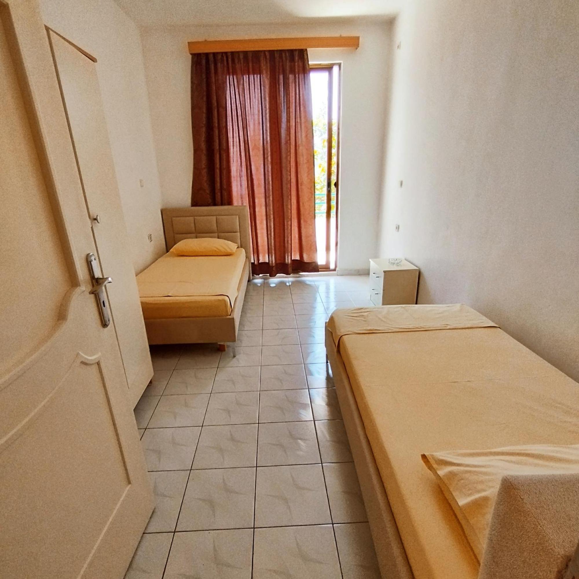 Mejdi Apartments Sarandë Værelse billede